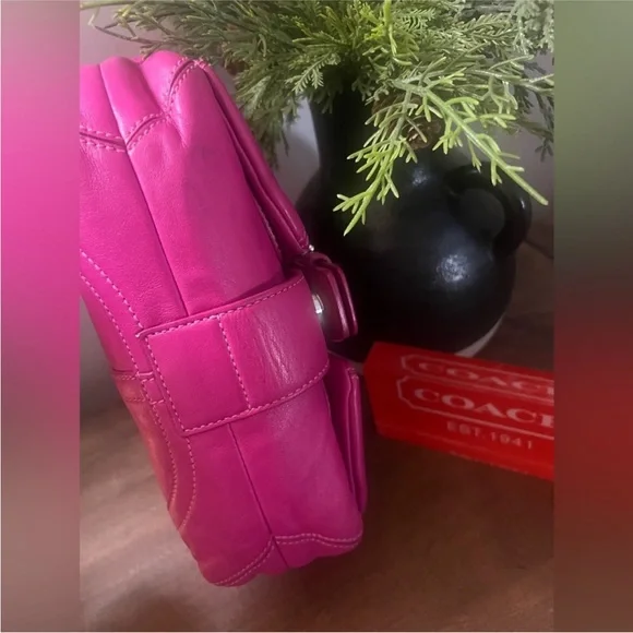 Coach Y2K Soho Pink Flap Bag with Coach bag charm - Picture 8 of 17